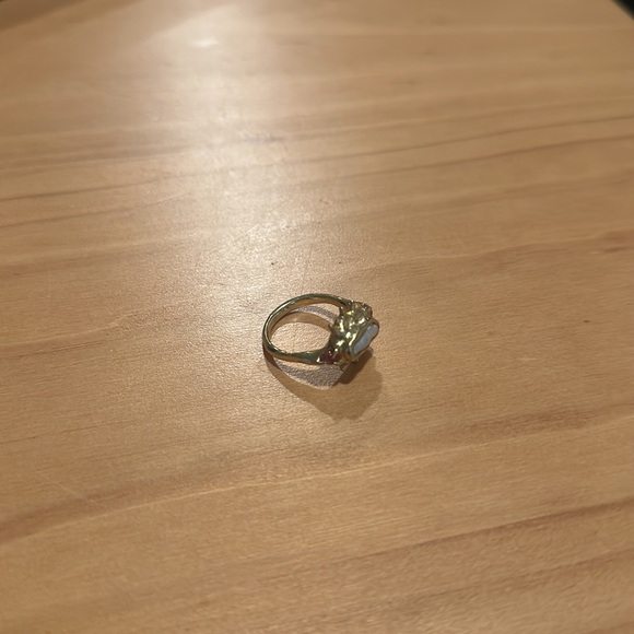 Ring - Picture 4 of 8